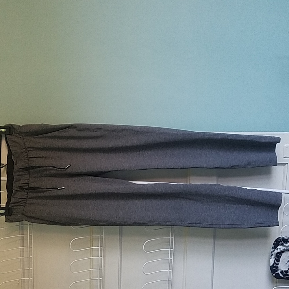 Lululemon Athletica NWOT On The Fly Pant Gray Activewear Run Casual Lounge Gym